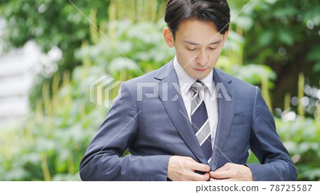 Businessman / outdoor Businessman / outdoor 78725587