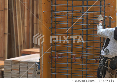 模板木工內置分離器安裝工作空調衣服防止中暑 78726415