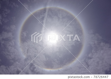 A ring of light that appears around the sun 78726447