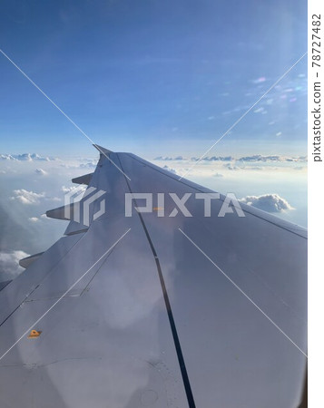 從飛機的窗口 從飛機的窗口 78727482