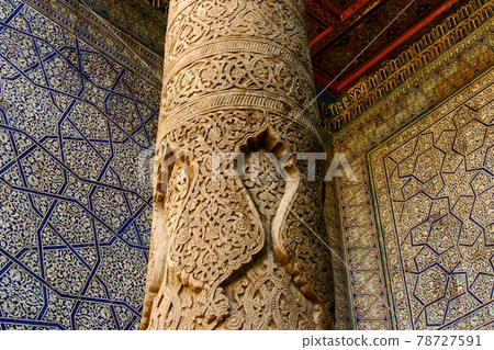 希瓦世界遺產 Juma 清真寺的雕塑柱子 78727591
