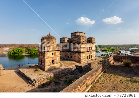 Royal cenotaphs of Orchha 78728961