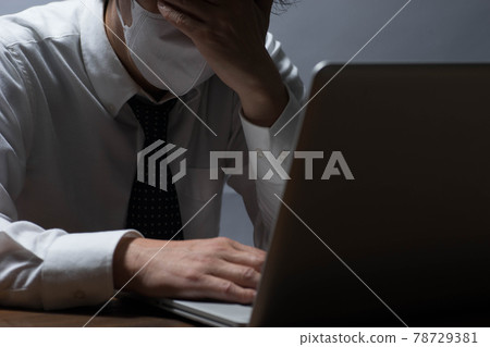 電暈疲倦的上班族 78729381