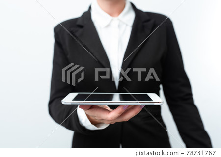 Presenting New Technology Ideas Discussing Technological Improvements Introducing Electronic Product Connecting People Video Calls Voice Messages Global Connections Presenting New Technology Ideas Discussing Technological Improvements Introducing Electronic Product Connecting People Video Calls Voice Messages Global Connections 78731767