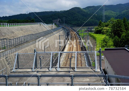 Hokuriku Shinkansen with reduced number Hokuriku Shinkansen with reduced number 78732584