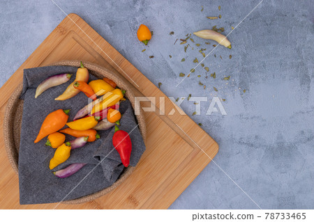 Peruvian chili peppers of various colors Peruvian chili peppers of various colors 78733465