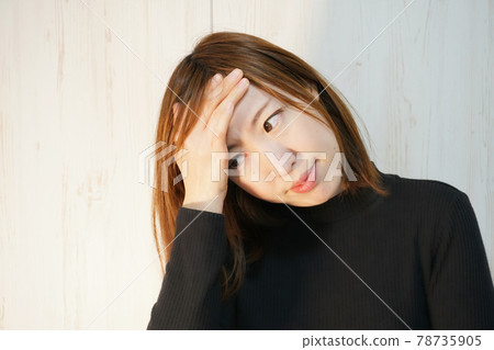 Women complaining of headaches and fever 78735905