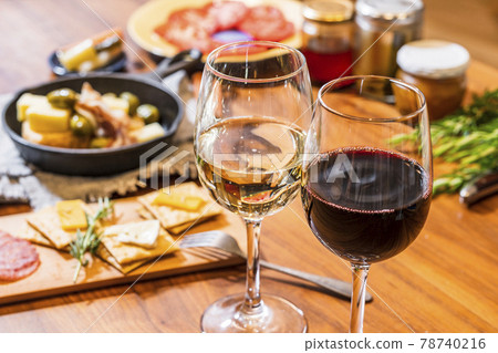 酒酒杯酒和食物 78740216