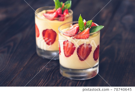 Mango custard with fresh strawberry 78740645