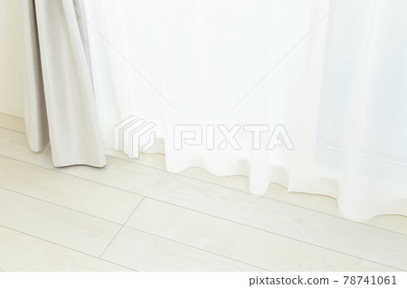 窗簾和地板 78741061