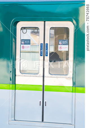 Keihan 5000 series rush door 78741668