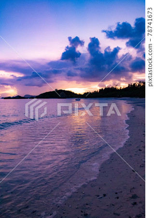 Evening view of Tokashiki Island 78741673