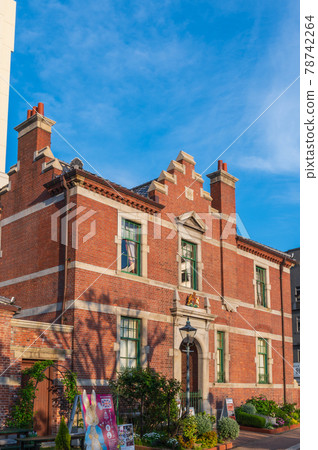 原英國下關領事館與下關市街景 78742264