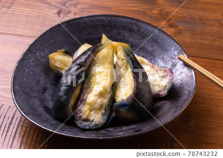 輕微醃製的水 78743232