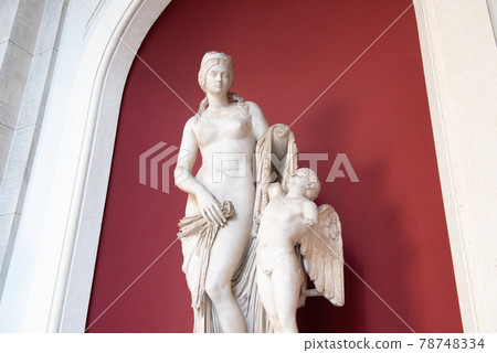 Vatican treasures 78748334