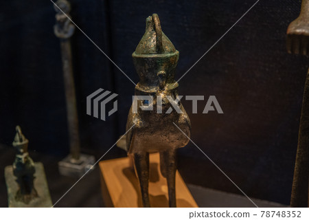 Vatican treasures 78748352