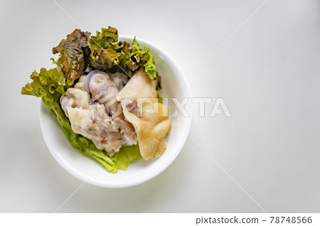 Pig's trotter, which is often eaten in Korea, China, Taiwan, Okinawa, etc. 78748566