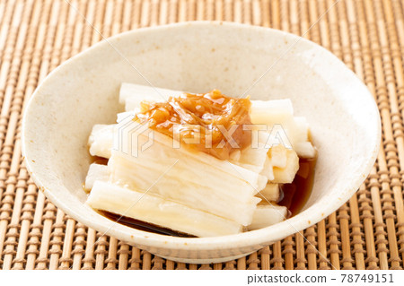 A long strip. 78749151