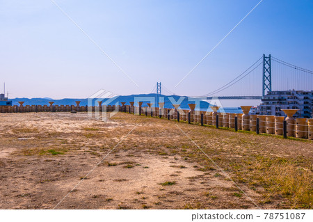 五Gokuzuka Kofun和明石海峽大橋 五Gokuzuka Kofun和明石海峽大橋 78751087