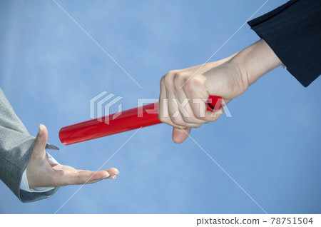 遞指揮棒的商人 78751504