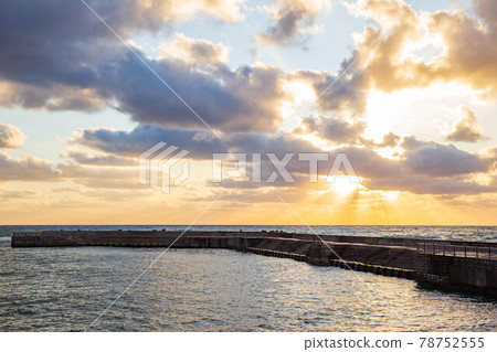 Superb view of the Sea of Japan at dusk, Seaside Park Juniko Superb view of the Sea of Japan at dusk, Seaside Park Juniko 78752555