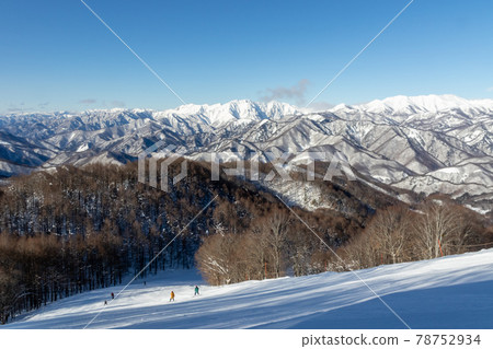 從Hodaigi滑雪場看到的谷川岳 從Hodaigi滑雪場看到的谷川岳 78752934