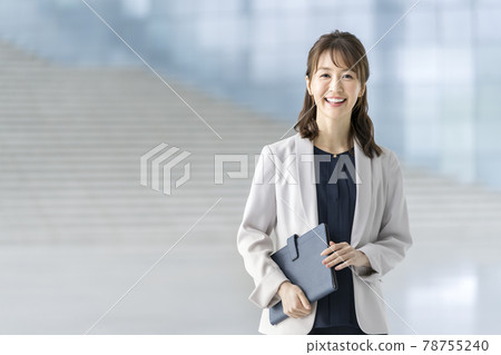 微笑業務女人肖像 微笑業務女人肖像 78755240
