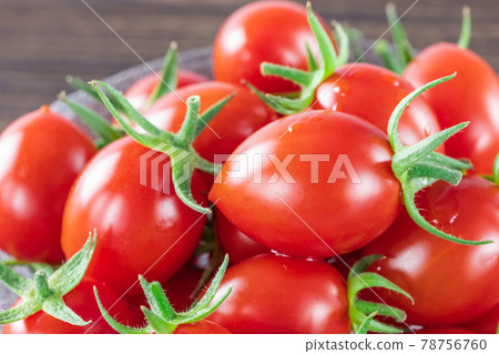 Fresh ripe cherry tomatoes 78756760