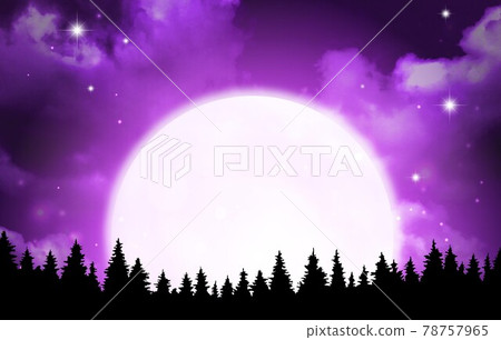 半月背景和樹剪影 78757965