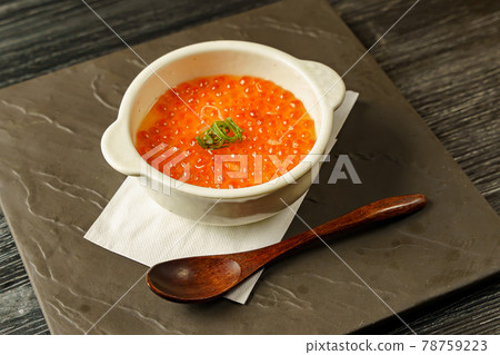 One dish, chawanmushi (salmon roe) 78759223