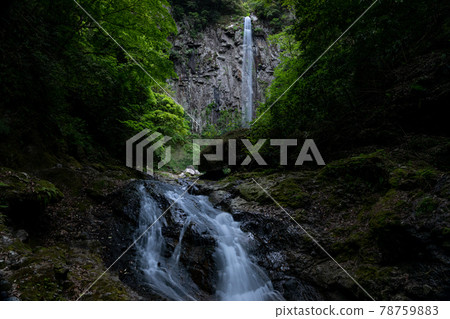 Waterfall in eastern Shinya 78759883
