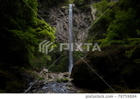 Waterfall in eastern Shinya 78759884