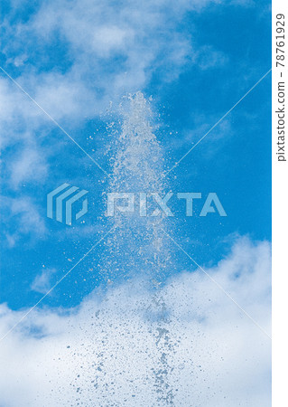 A refreshing summer-like material image with splashes of water in the blue sky A refreshing summer-like material image with splashes of water in the blue sky 78761929