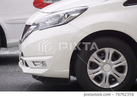 乘用車前保險槓 78762358