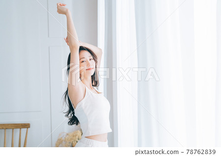 Woman beauty morning 78762839