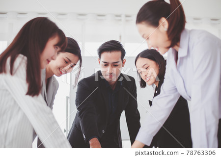 Business asian team discussion work in office,People sharing ideas and discussing project,Brainstorm meeting concept Business asian team discussion work in office,People sharing ideas and discussing project,Brainstorm meeting concept 78763306