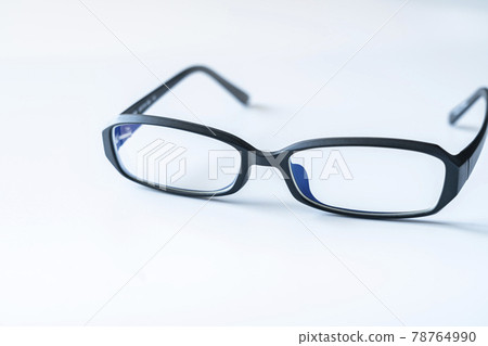 Black-rimmed glasses [white background] 78764990
