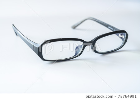 Black-rimmed glasses [white background] 78764991