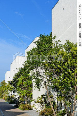 Scenery of reloading commercial facilities in a newly developed area between Shimokitazawa Station and Tohokuzawa Station Scenery of reloading commercial facilities in a newly developed area between Shimokitazawa Station and Tohokuzawa Station 78766230