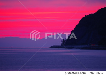 Dusk of the sea 78768637