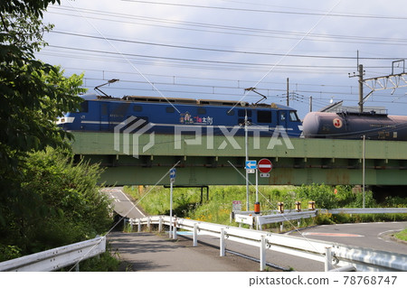 日本埼玉縣運行的EF210型電力機車 78768747