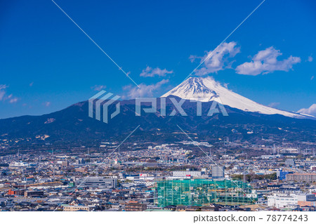 (Shizuoka Prefecture) The cityscape of the eastern part of the prefecture and Mt. Fuji seen from Honjoyama Park in Shimizu Town (Shizuoka Prefecture) The cityscape of the eastern part of the prefecture and Mt. Fuji seen from Honjoyama Park in Shimizu Town 78774243