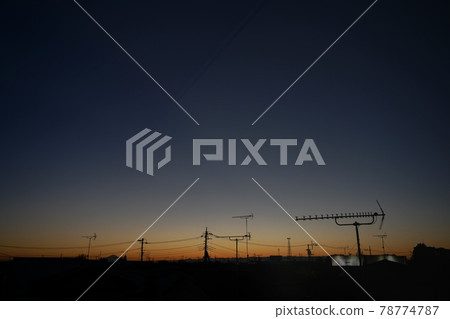 The orange sky and the dark city The orange sky and the dark city 78774787