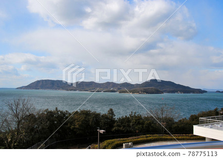 View of the main island of Marugame City just west from the observation deck of the Yoshima service area 78775113