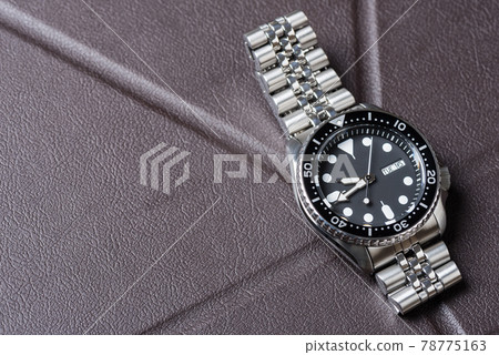 luxury wristwatch for men 78775163
