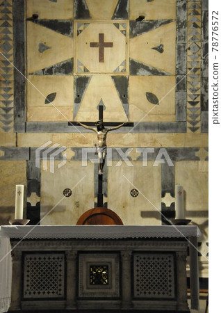 Italy, Florence, inside the baptistery, altar Italy, Florence, inside the baptistery, altar 78776572