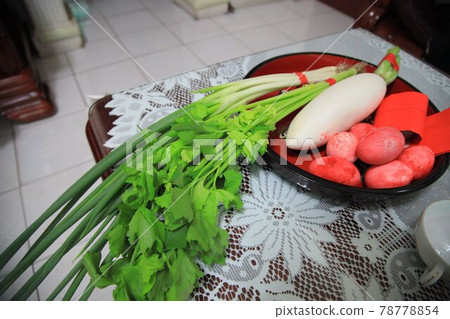 Taiwan’s traditional custom is to prepare 78778854