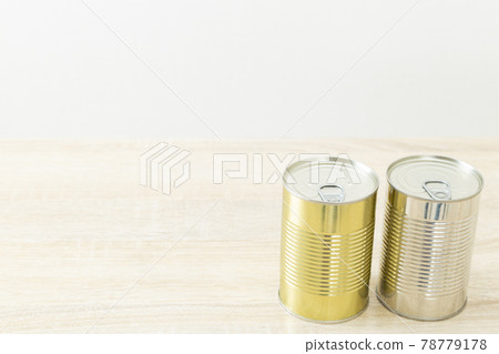 Canned food placed on the desk 78779178