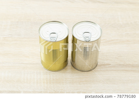 Canned food placed on the desk 78779180