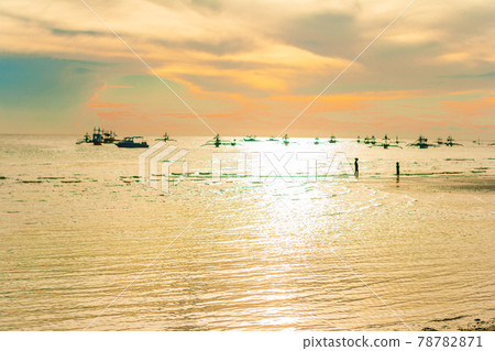 Sailing boat to the sunset in Boracay island Sailing boat to the sunset in Boracay island 78782871